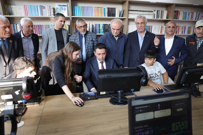 BayraklÄ± Belediyesinden eÄitimde fÄ±rsat eÅitliÄine dijital destek (2)-1765796719872.jpg